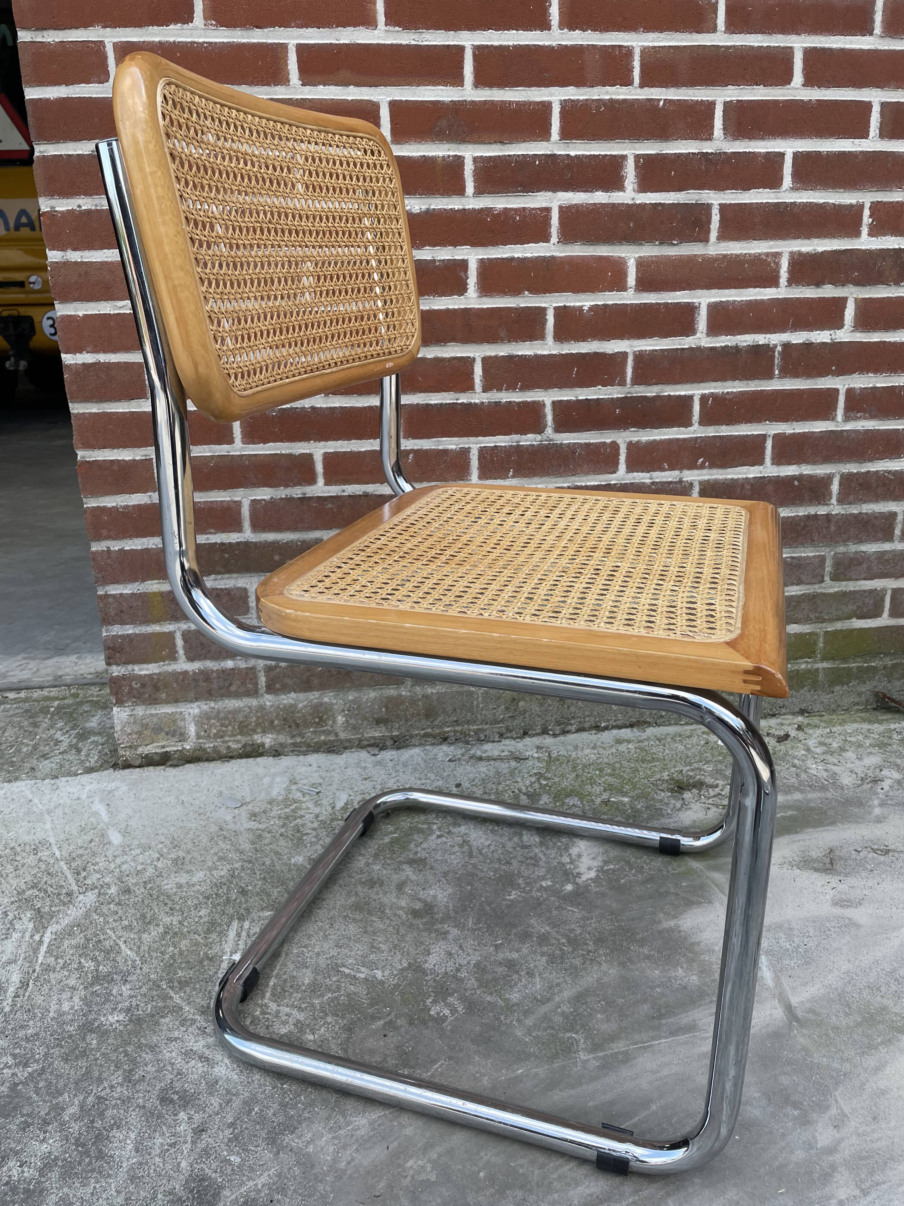 Cesca chair b32 model design Marcel Breuer