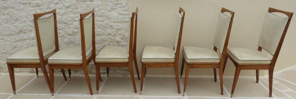6 Vintage chairs in white beige imitation leather and solid wood with brass legs