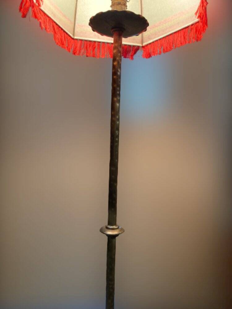 Lámpara de pie de hierro forjado, años 60