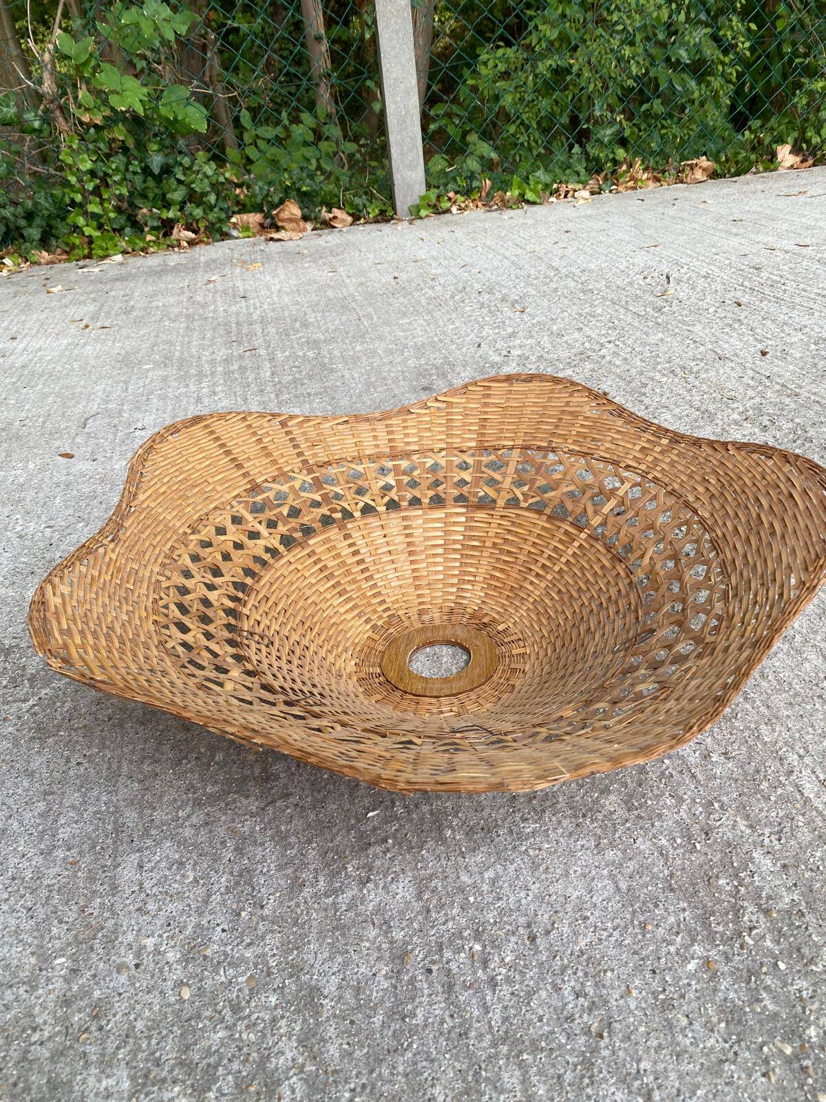 Vintage woven rattan pendant lampshade – Flower/wavy shape