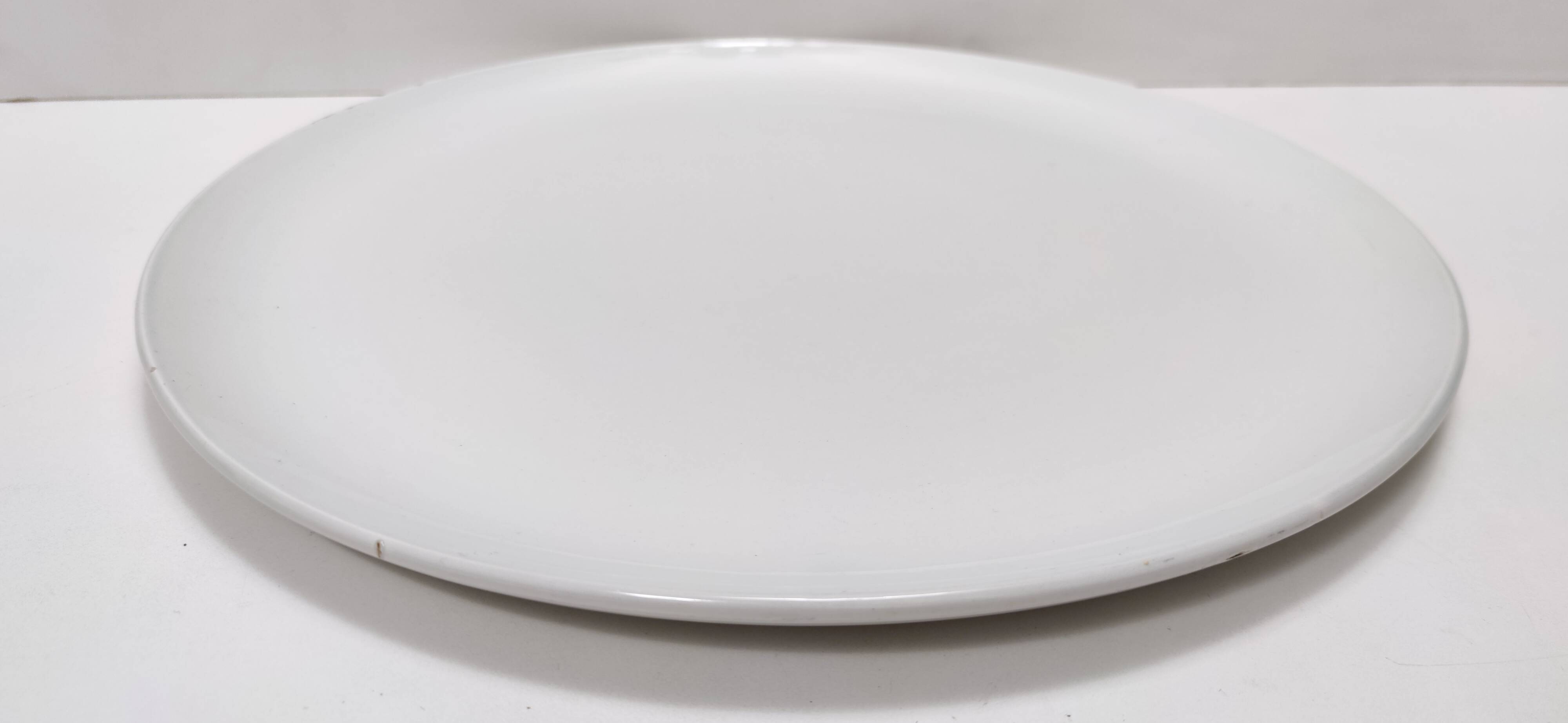 White Lacquered Ceramic Dessert Plate by Ginori Ascribable to Gio Ponti, Italy