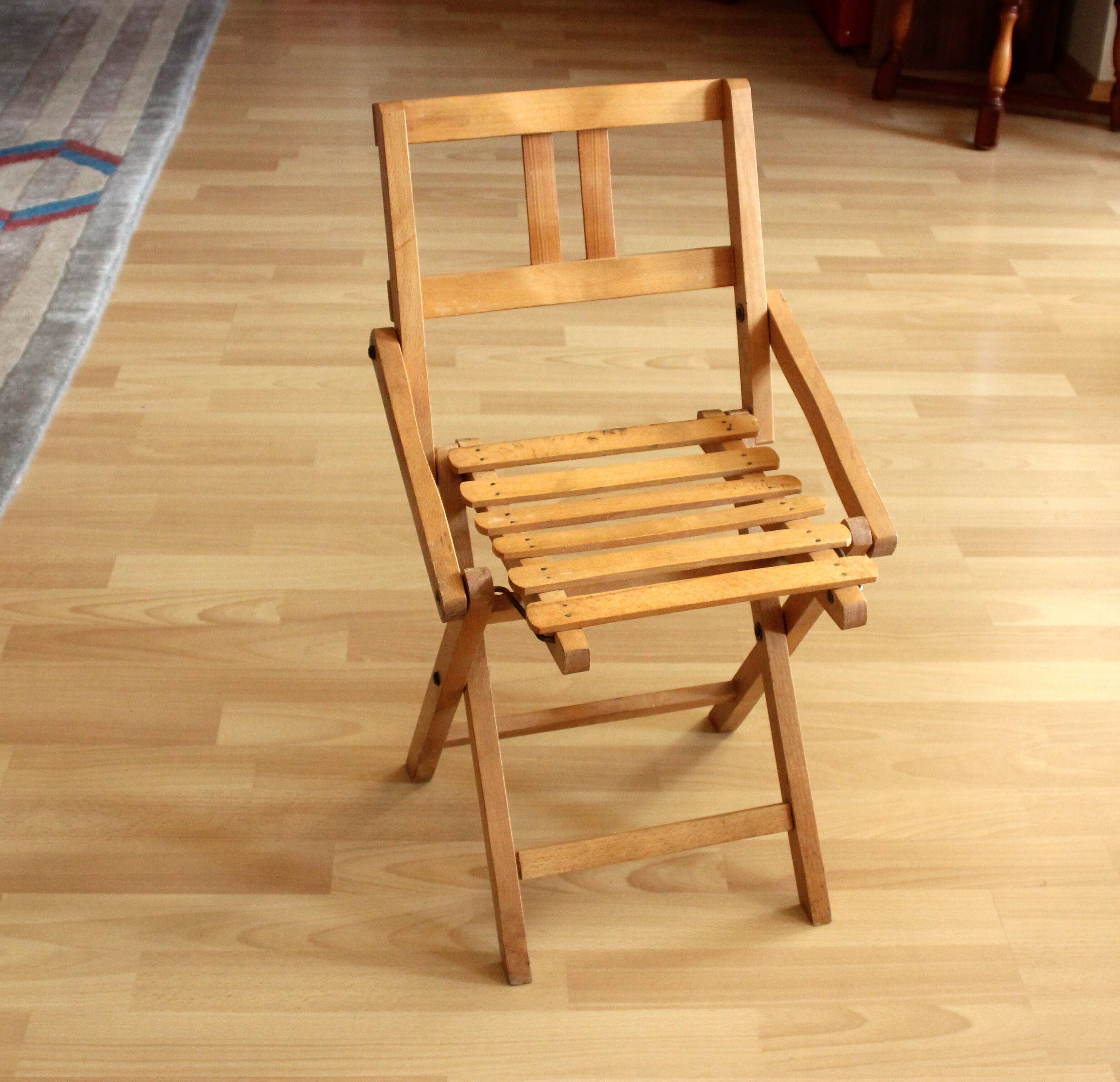 Foldable wooden children stool - Vintage from the 60s