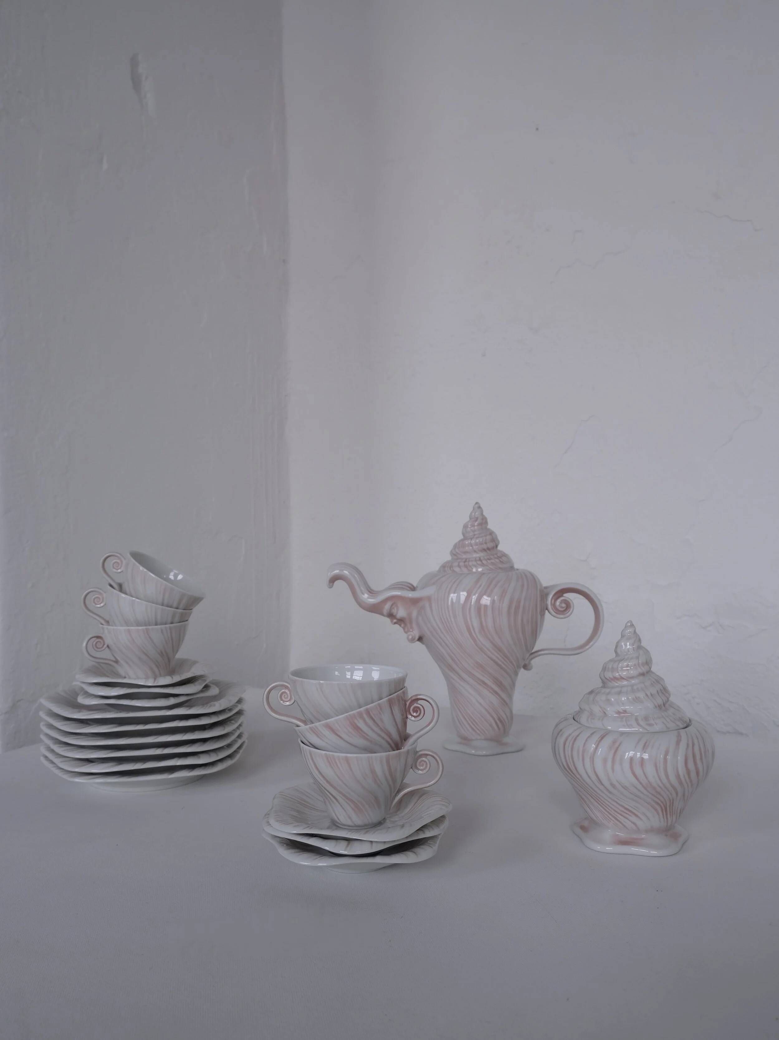Porcelain coffee set "Rose Triton" by Arje Griegst for Royal Copenhagen | 1970s