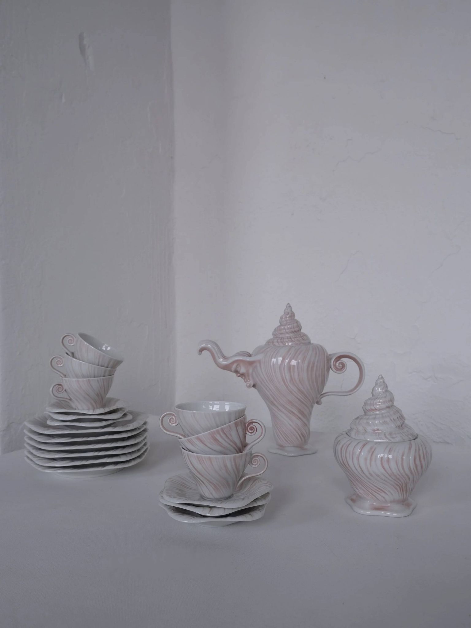 Porcelain coffee set "Rose Triton" by Arje Griegst for Royal Copenhagen | 1970s