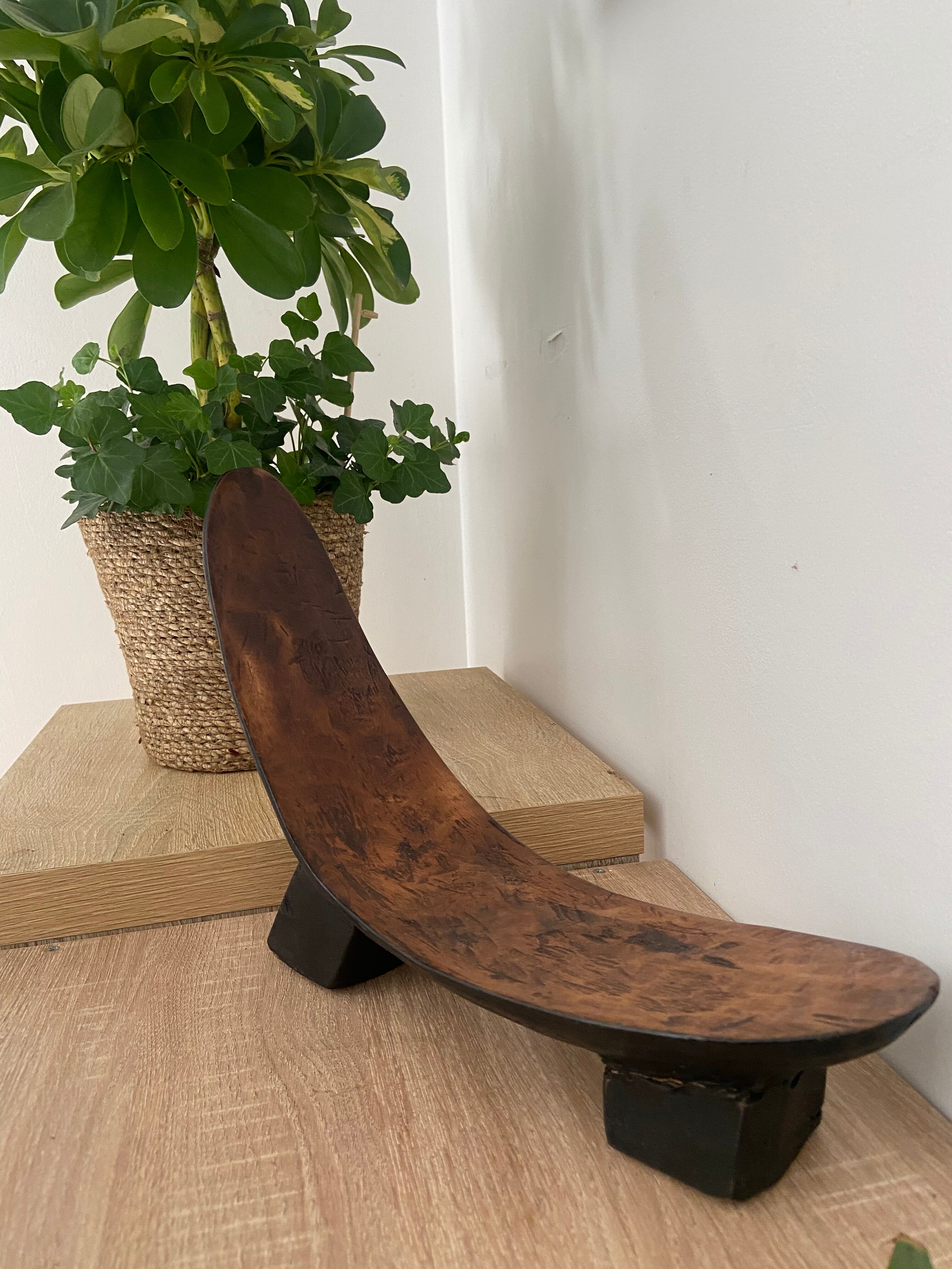 Neck supports senoufo