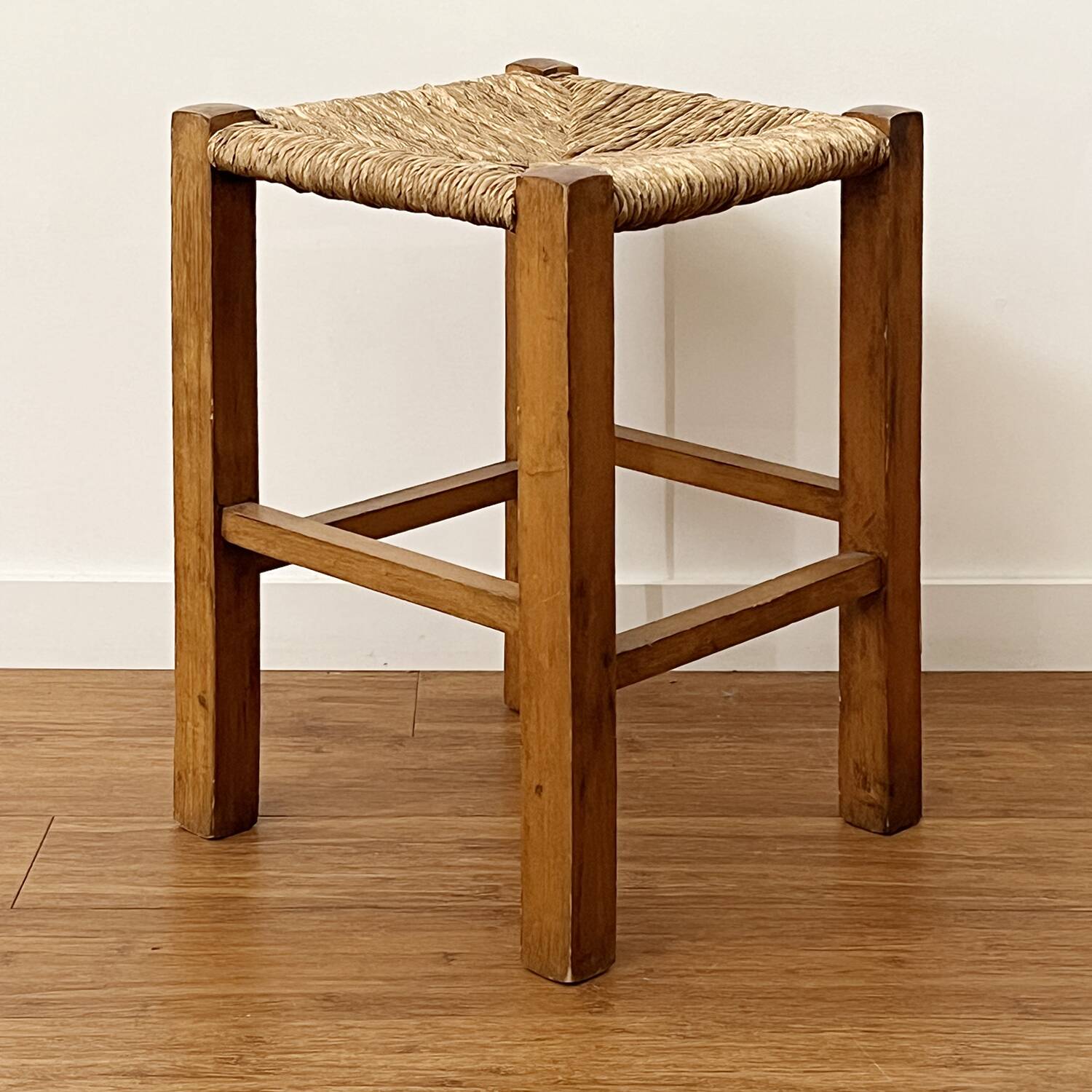 Tabouret en paille