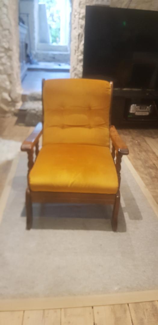 Lot de deux fauteuils vintage