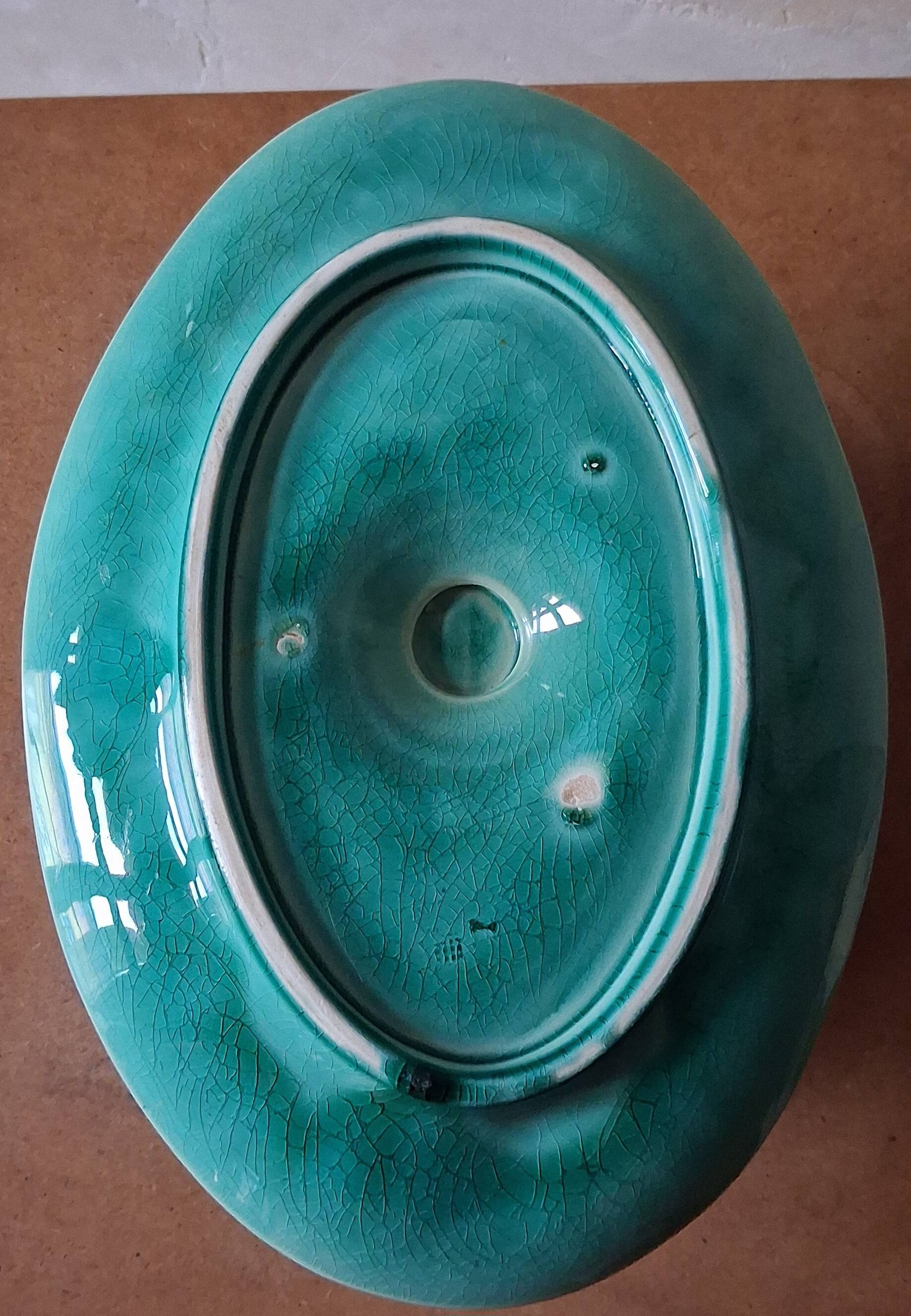 Asparagus sauce boat in slipware