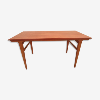 Table style scandinave avec allonges