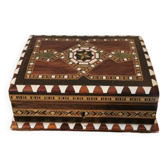 Old Syrian box with wood and bone marquetry