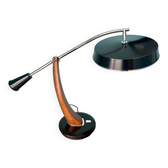 Desk lamp, fase lamp president pendulo model