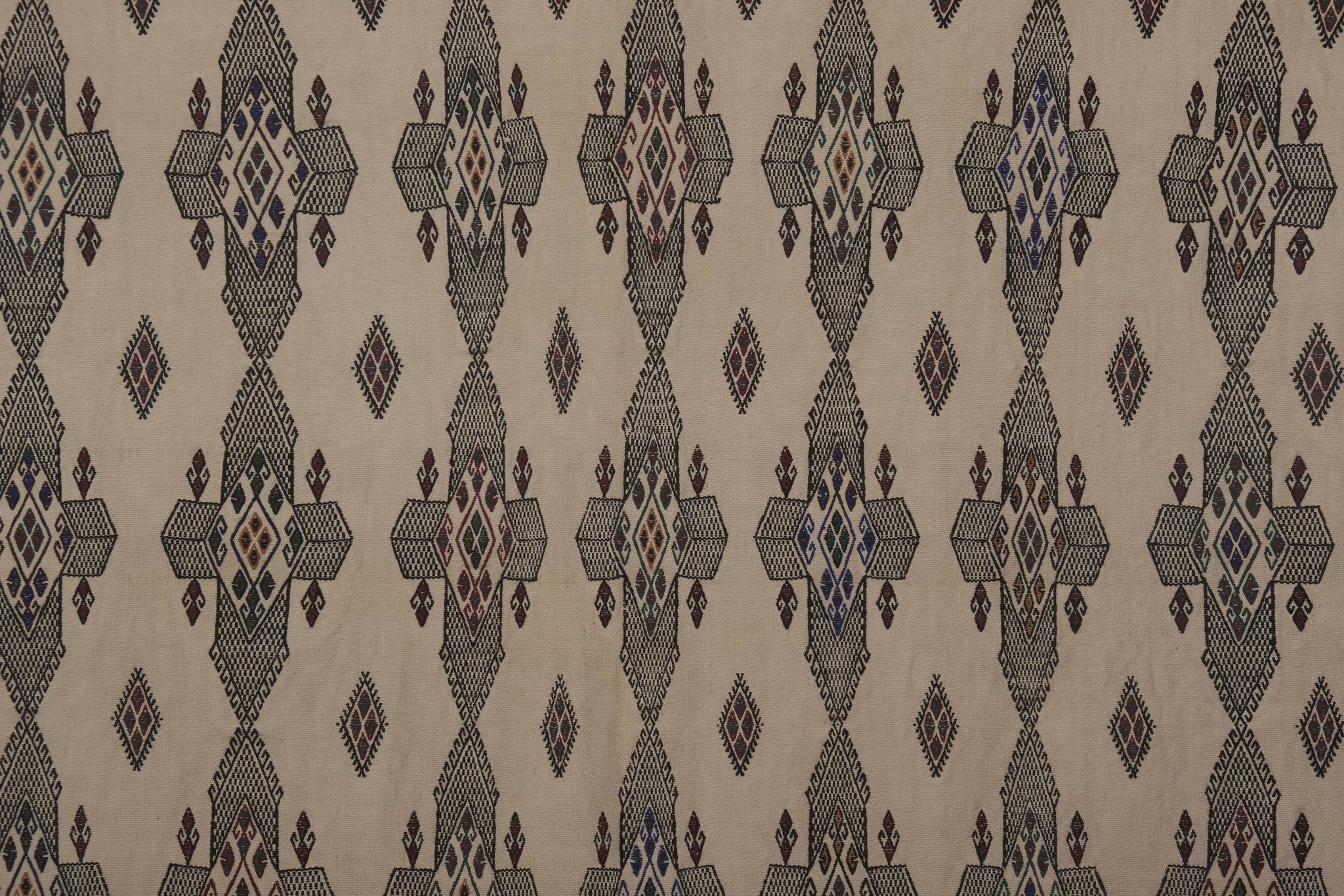 Tapis floral kilim 180x282 cm