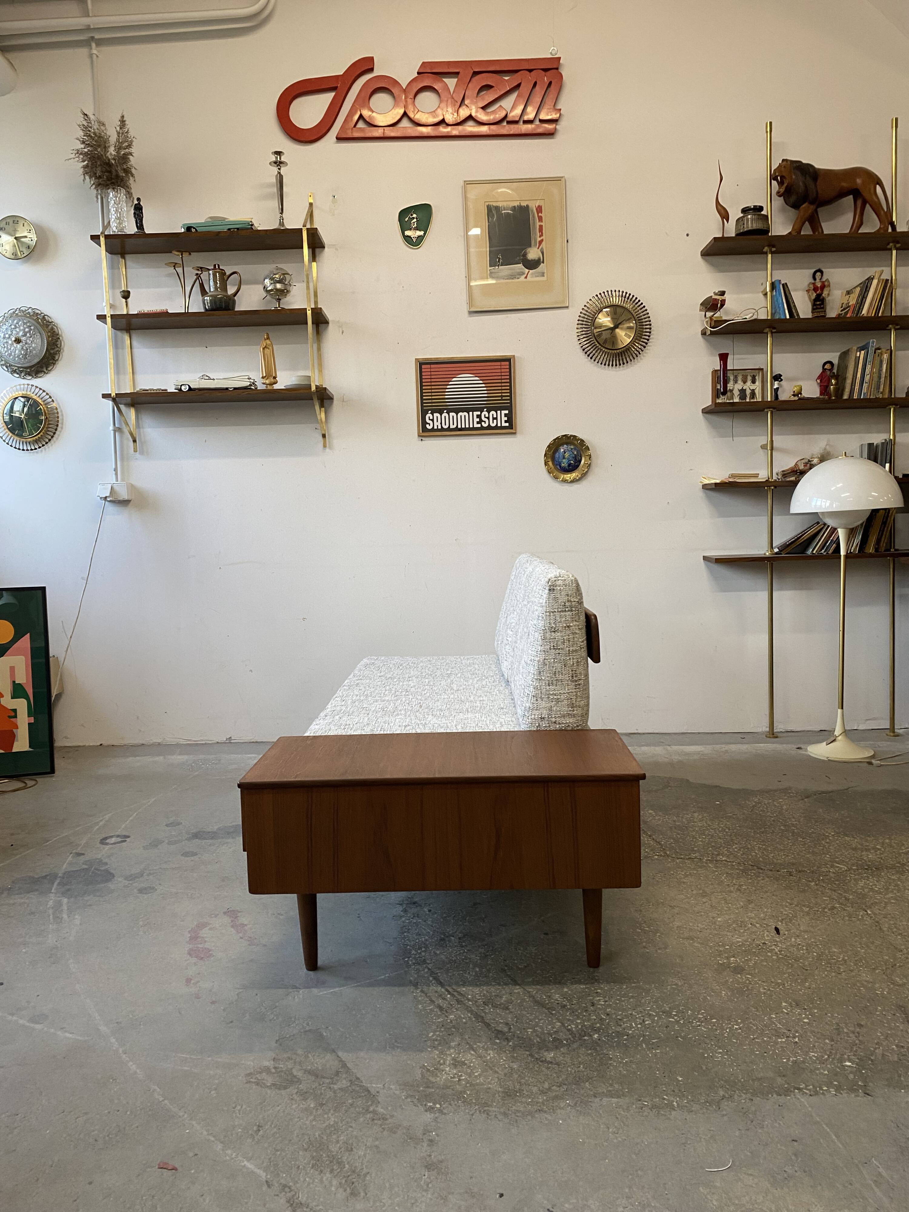 Daybed sofa, Scandinavian 1960s/1970s, vintage, mid-century modern