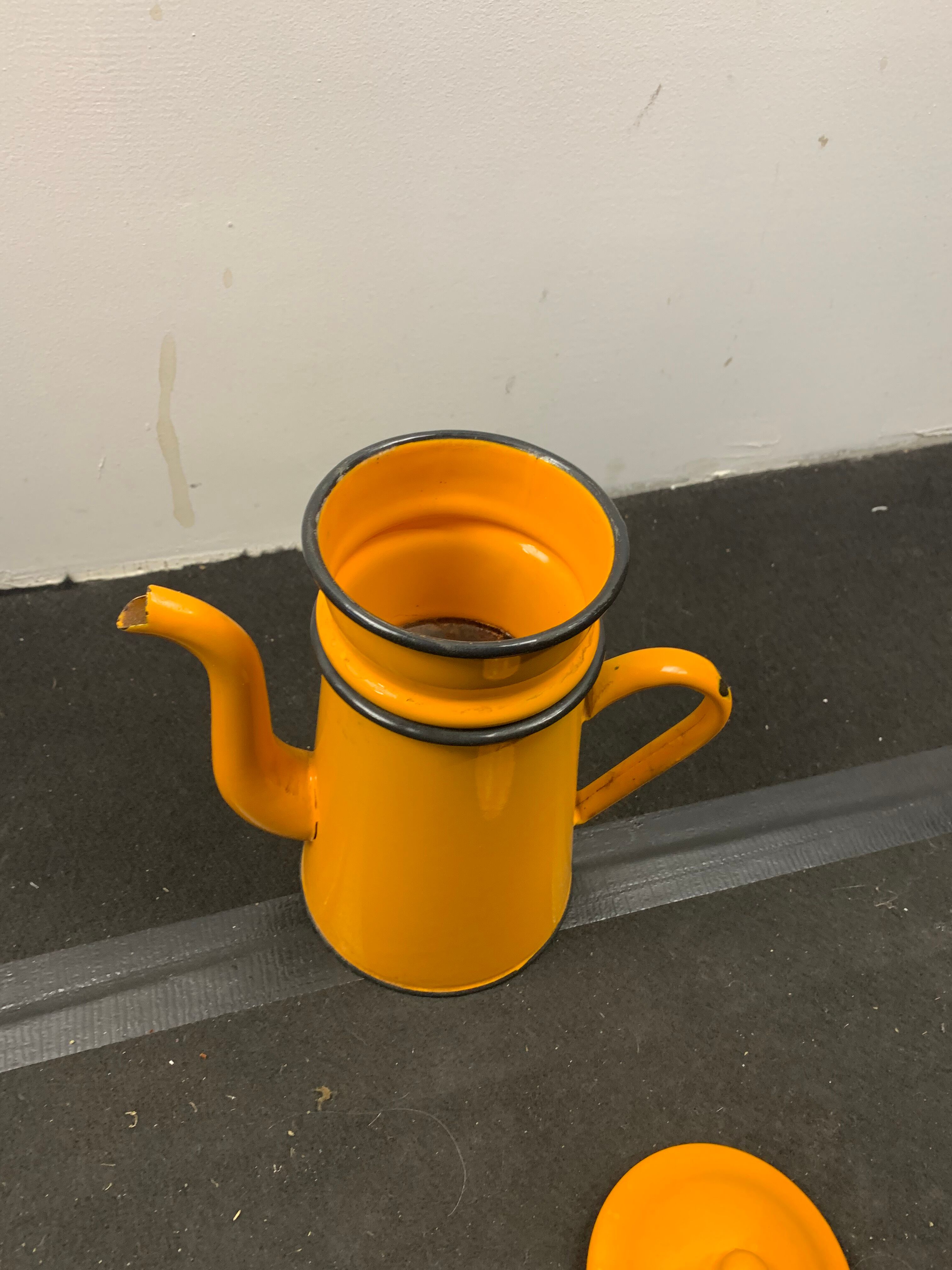 Enamelled coffee maker