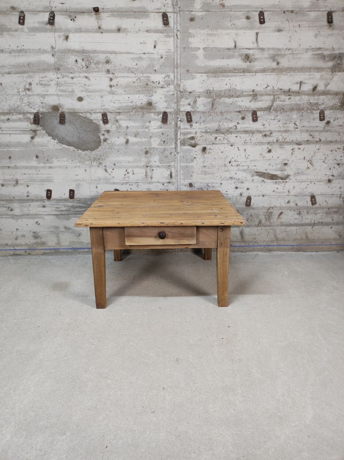 Table basse de ferme