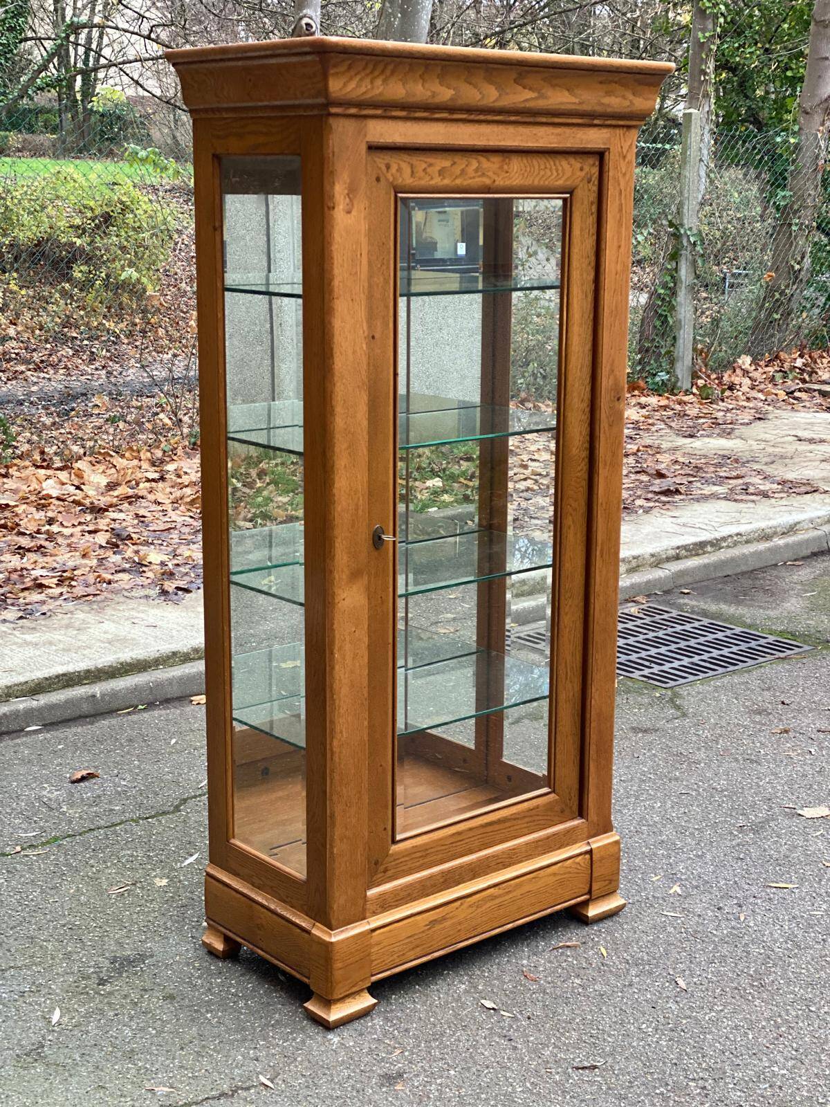 Louis Philippe illuminated display cabinet in solid oak from the 20th century