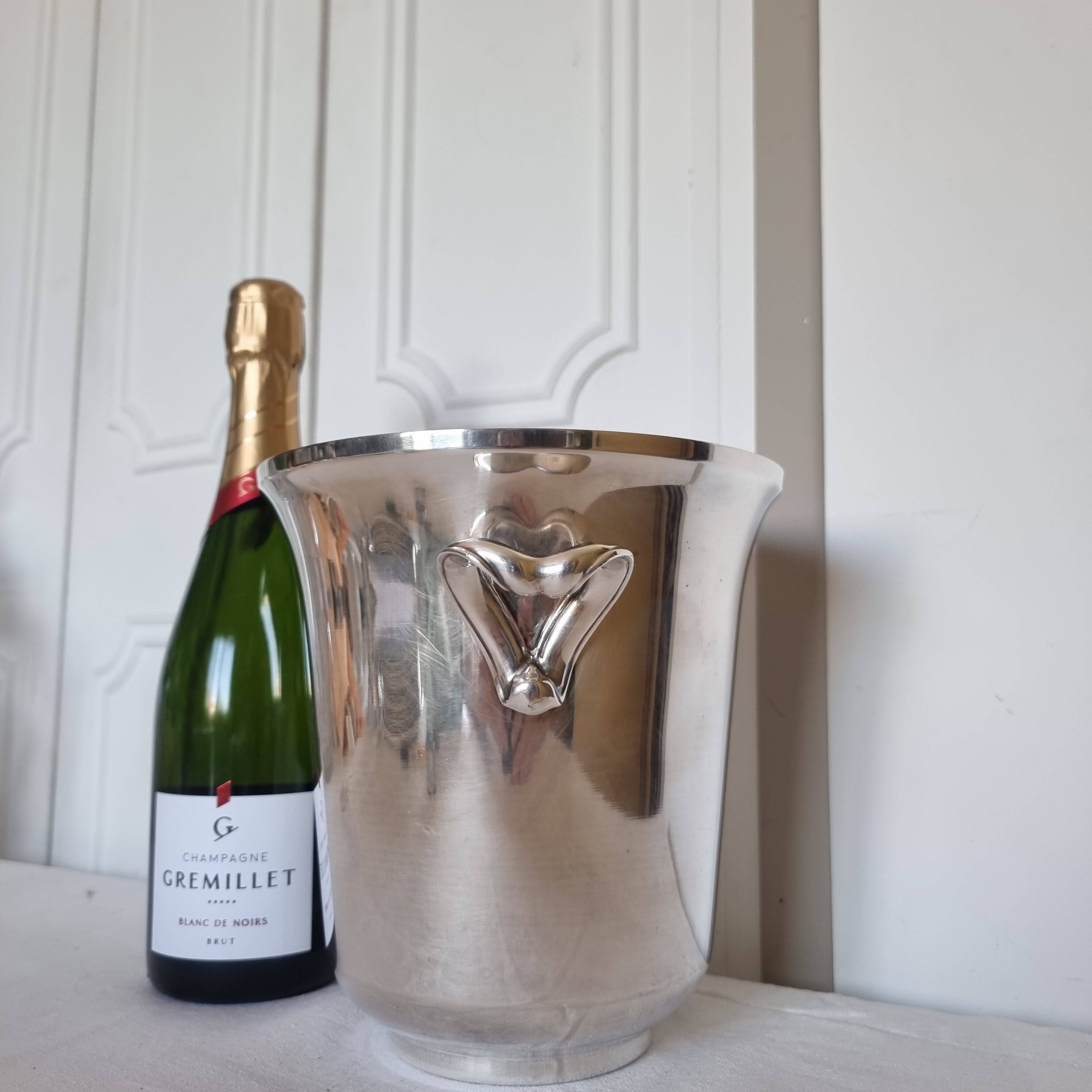 Elegant 1960s Art Deco silver-plated champagne bucket