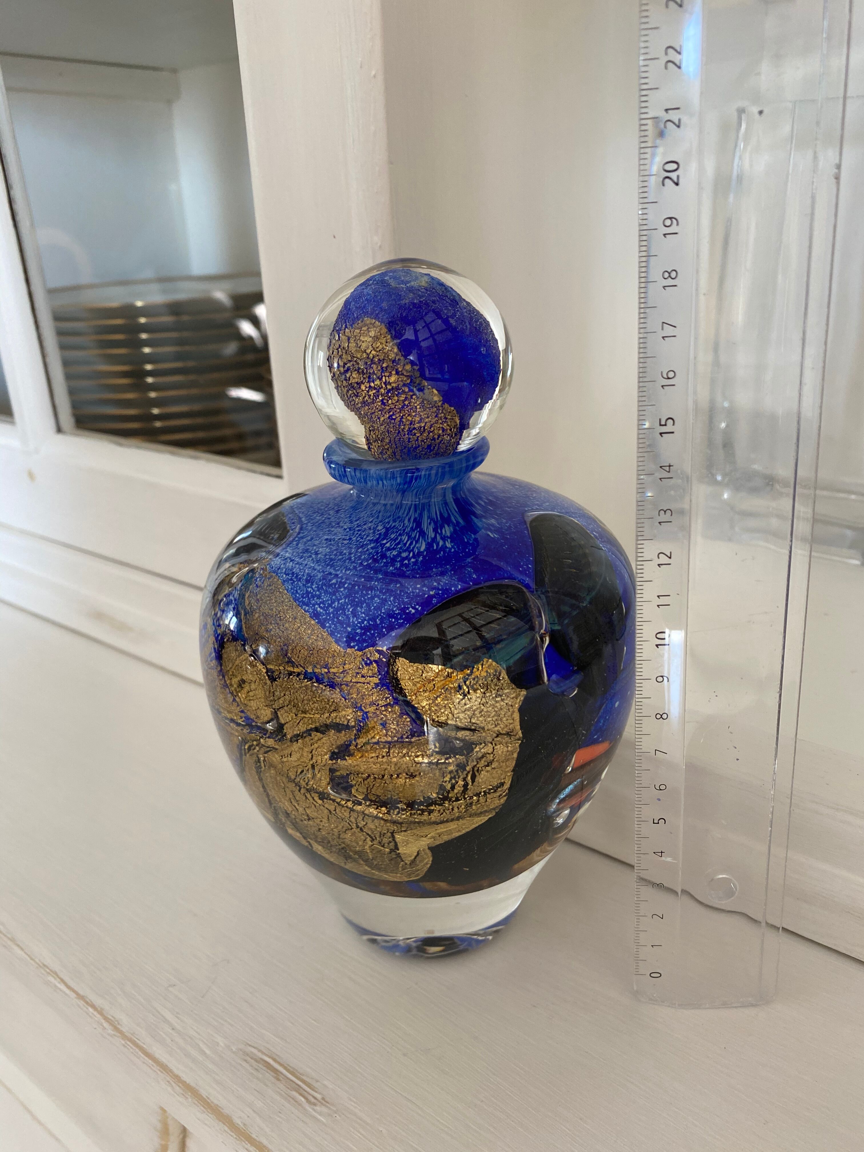Ovoid bottle of master glassmaker Jean-Claude Novaro in perfect condition