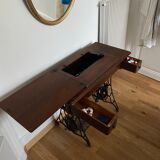 Table sewing machine singer