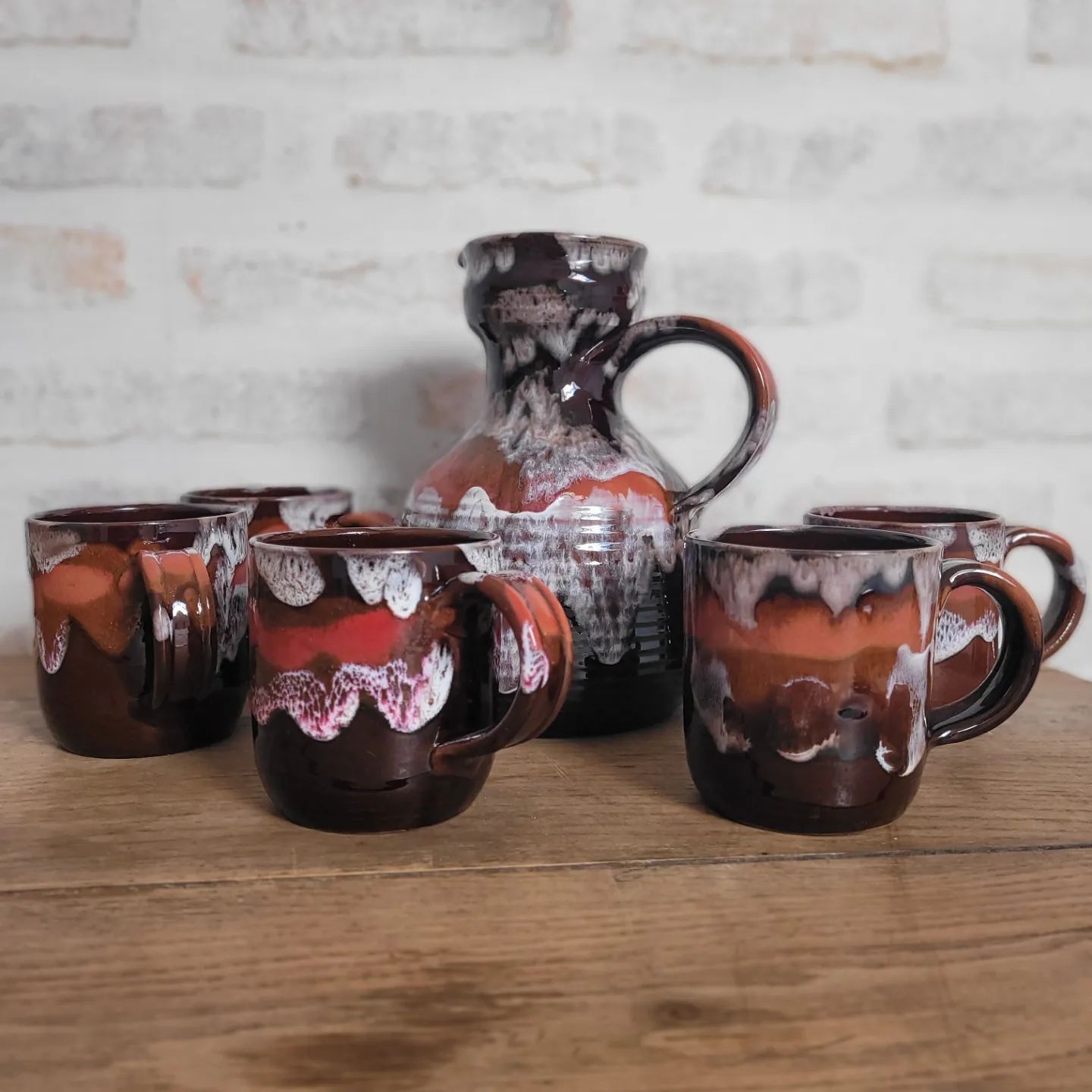 Cup and jug set