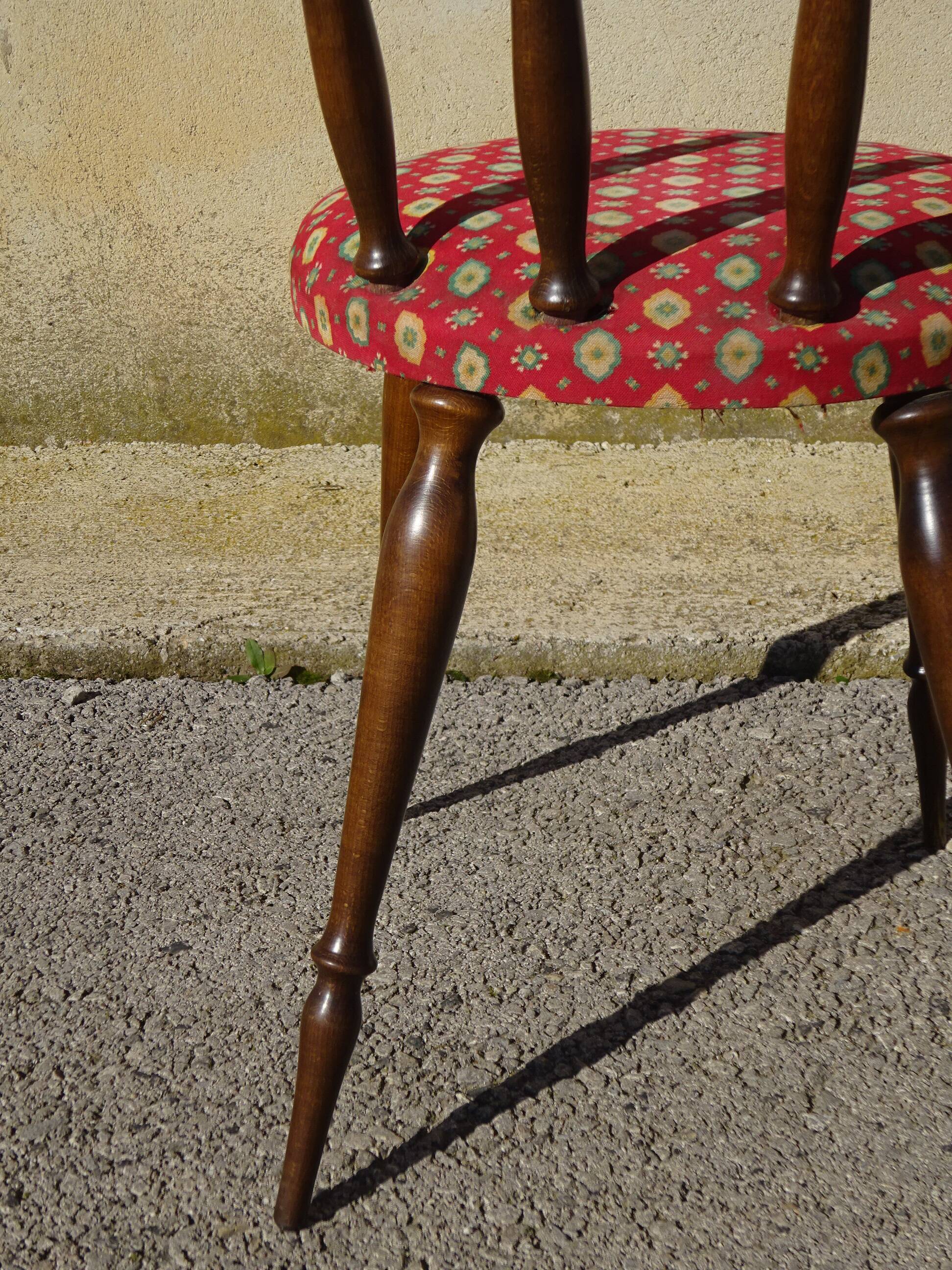 Vintage chairs, wooden, with splayed legs, both.