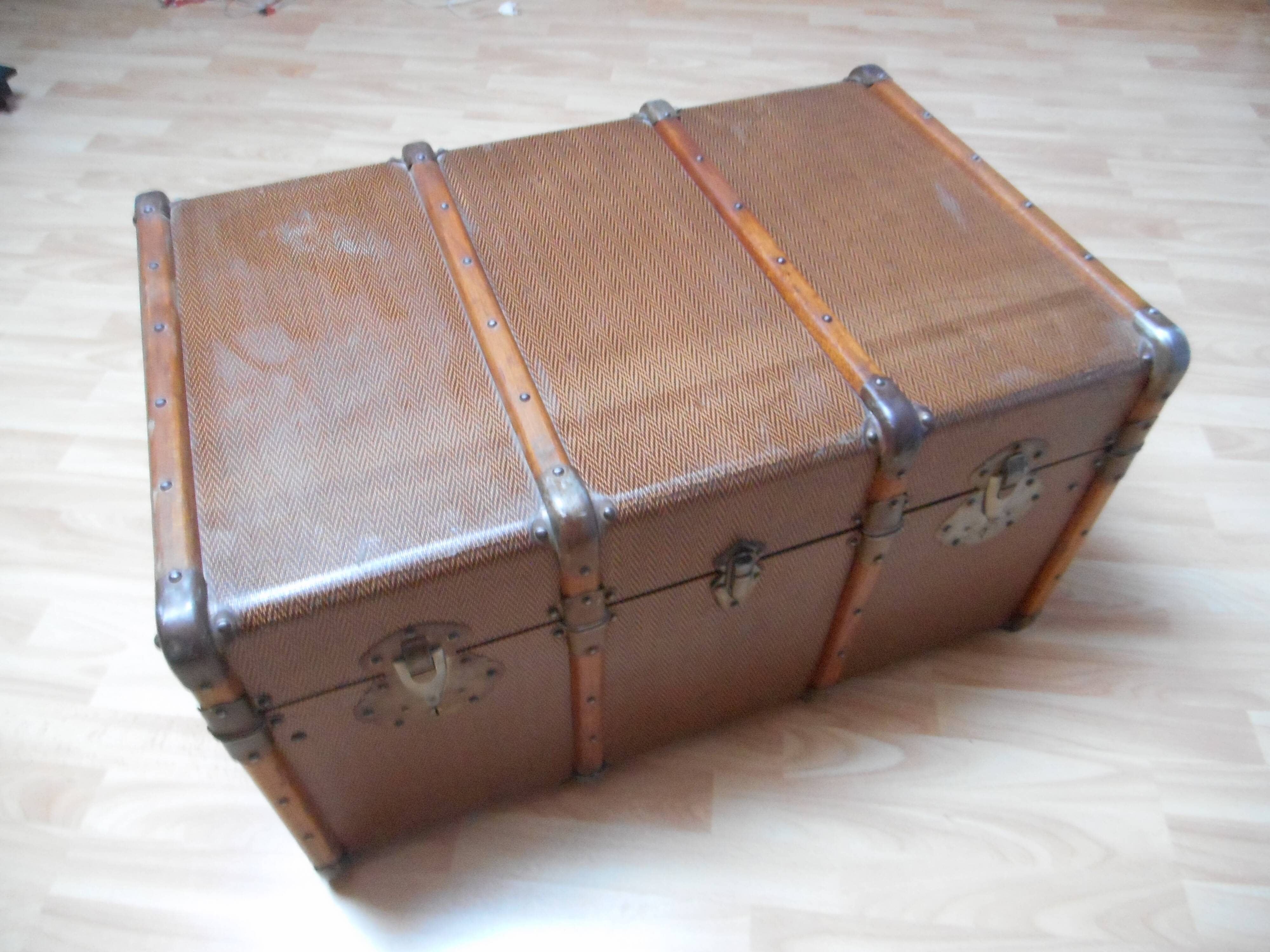 Malle de voyage ancienne