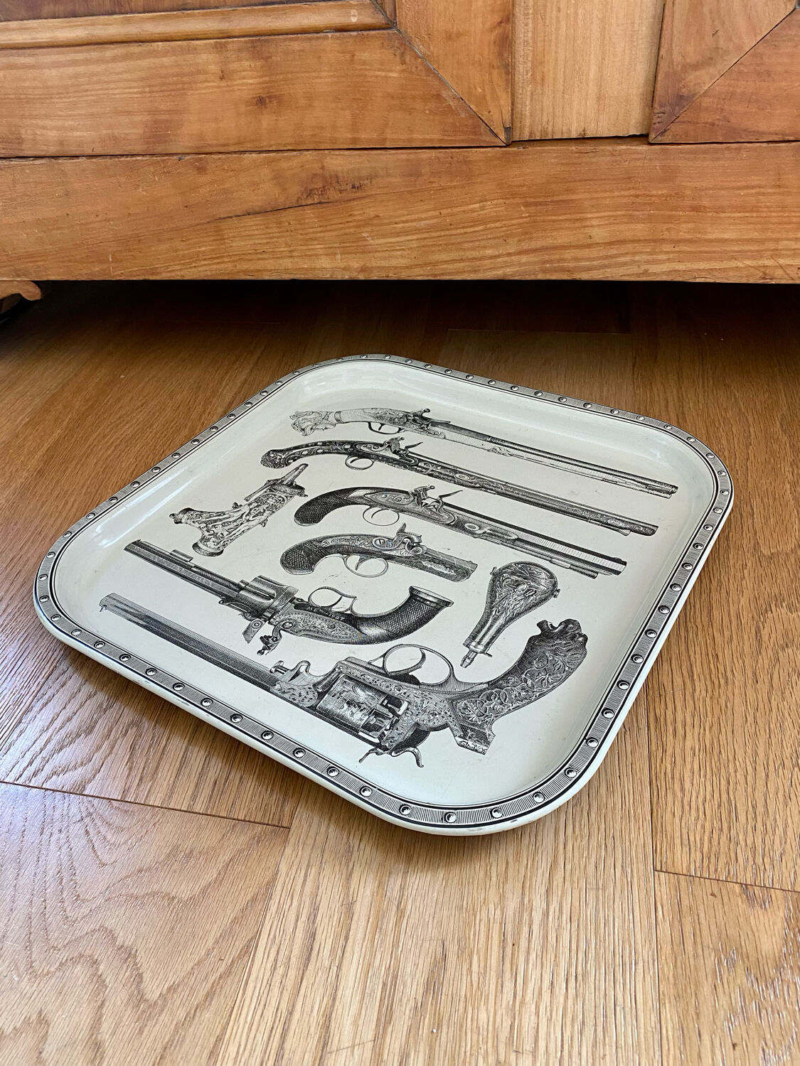 Metal tray Piero Fornasetti "Guns" 60s revolvers
