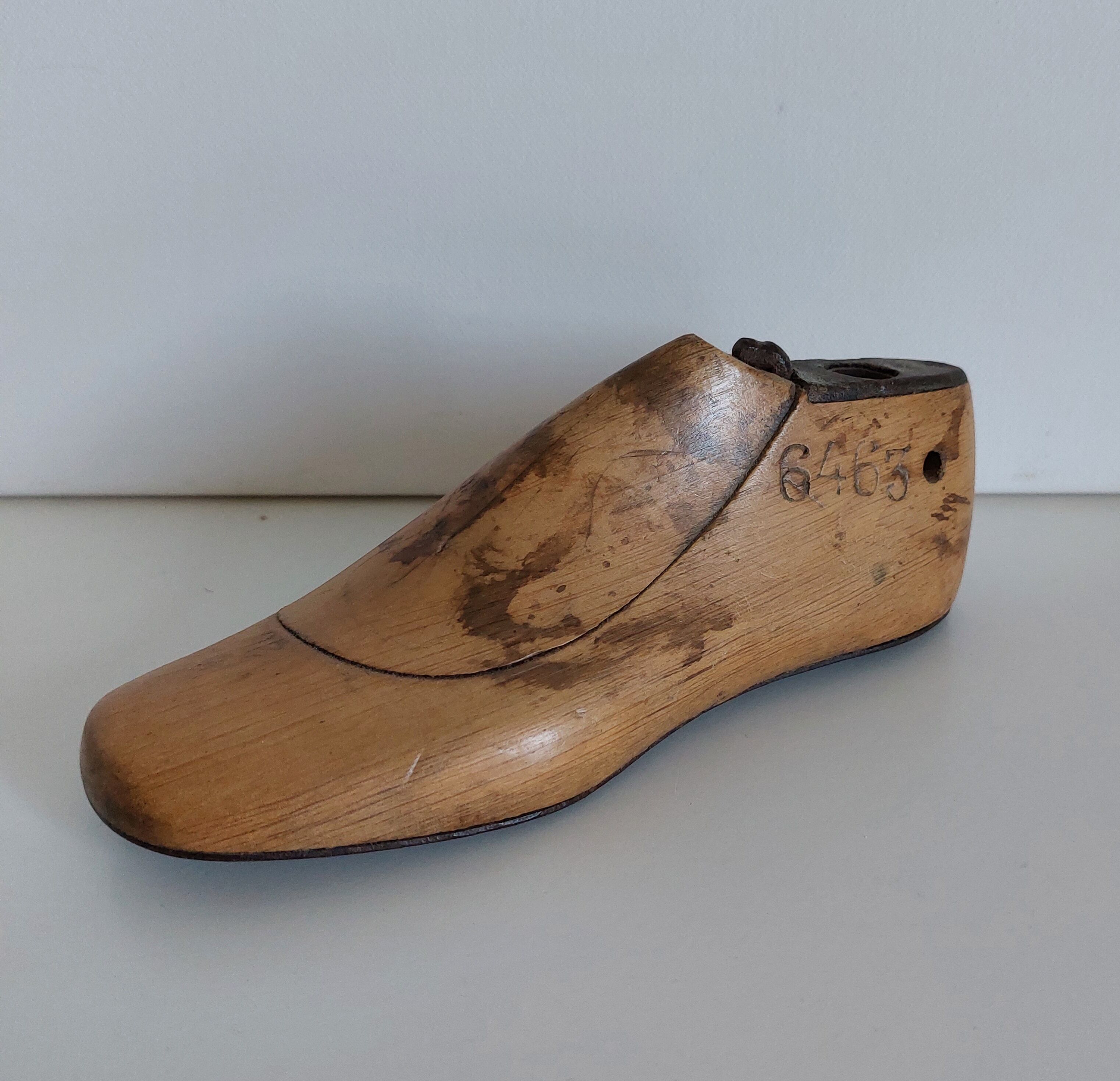 Children's shoe shape Brown Bush