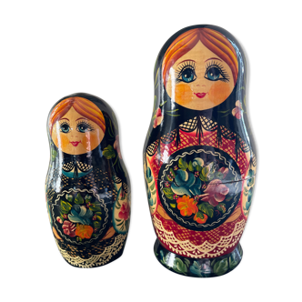 Lot of 2 Russian dolls