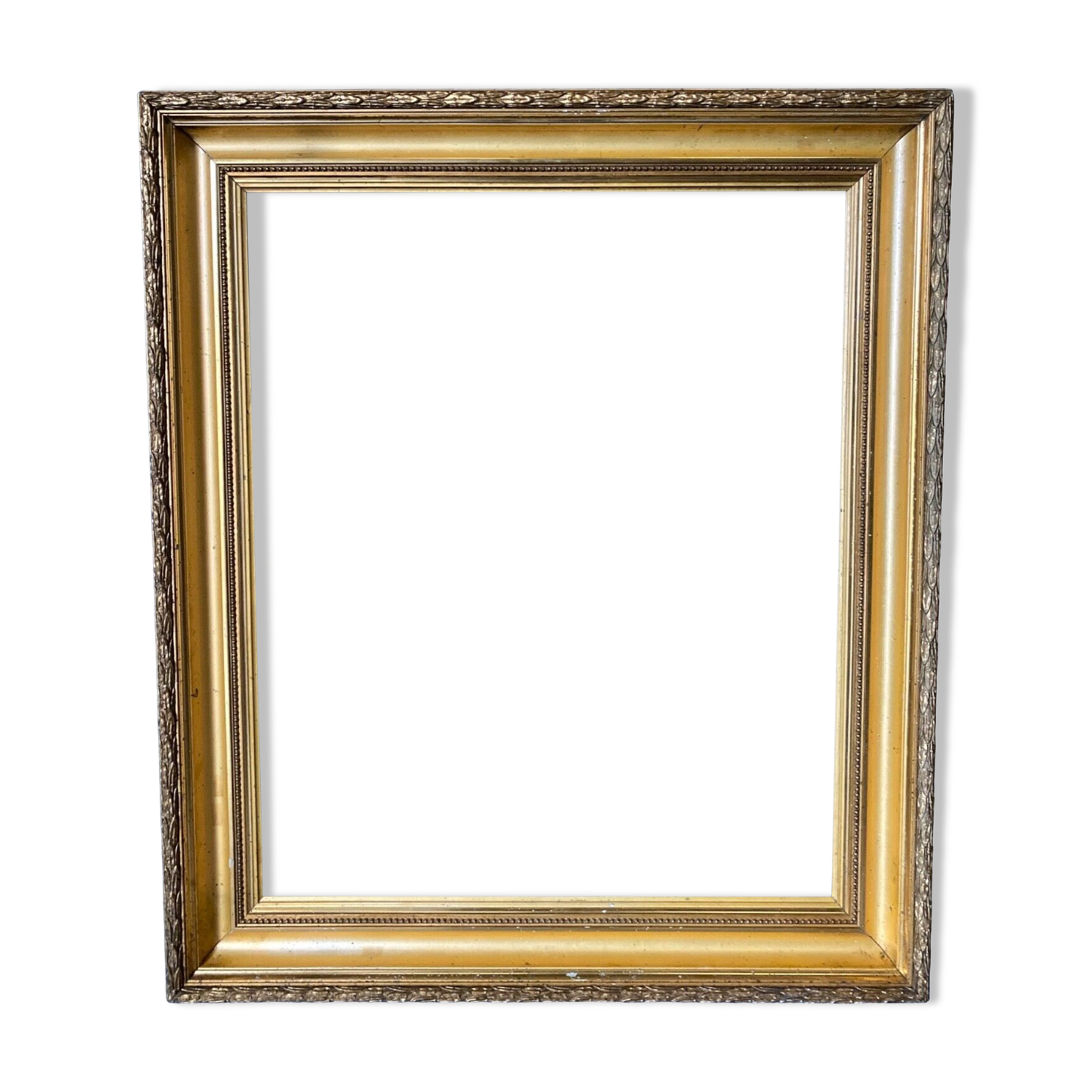 Gild frame nineteenth stucco decor of rinceaux