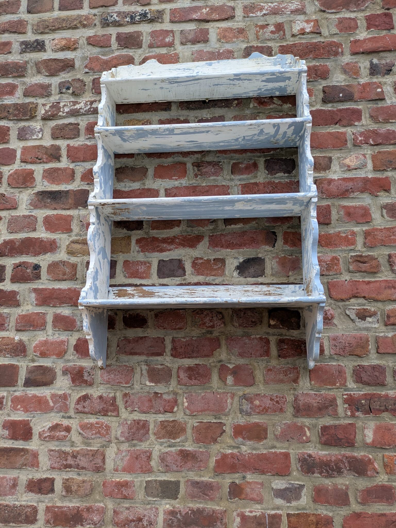 Étagère murale patinée