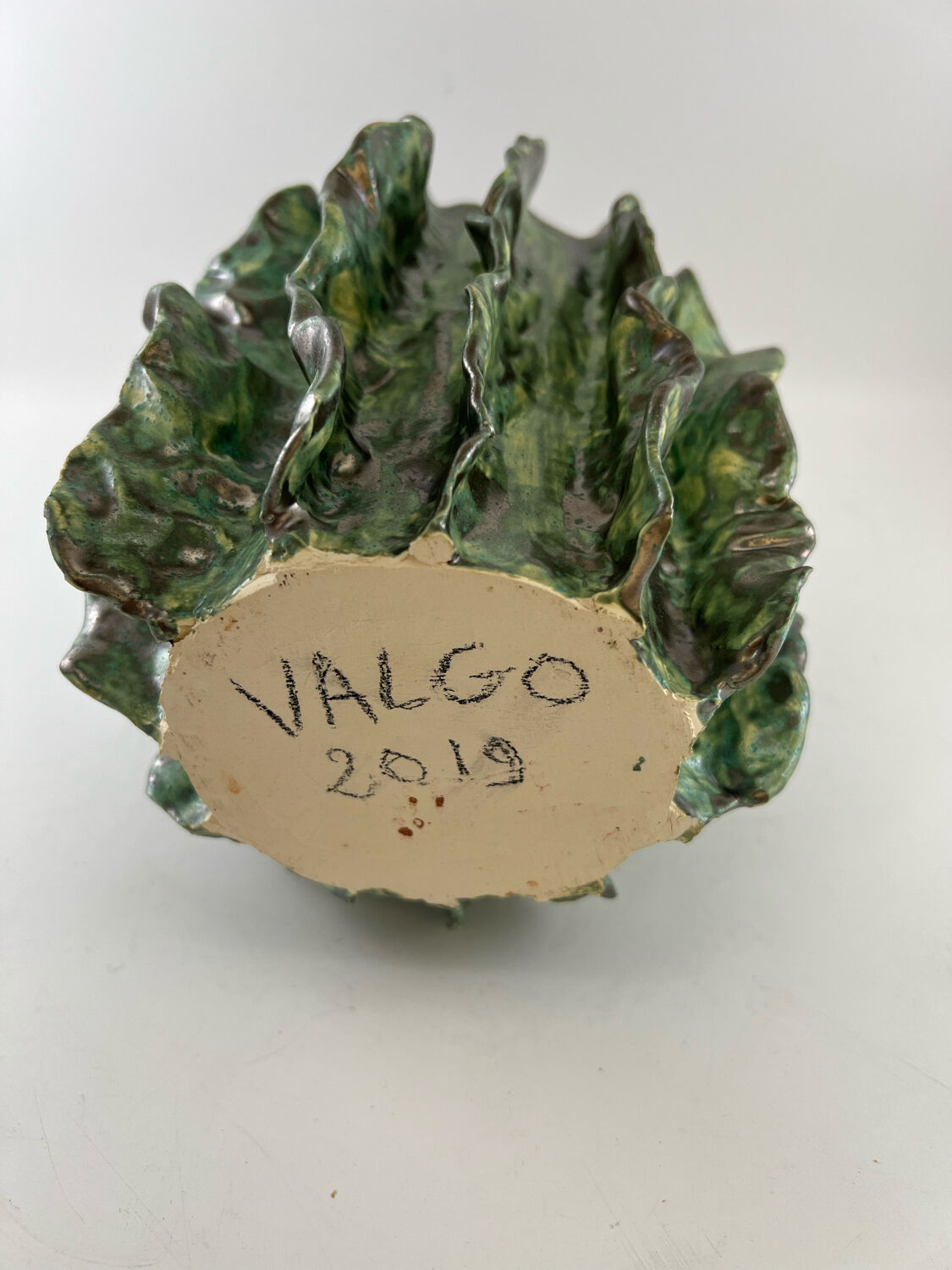 Valgo iridescent green design vase