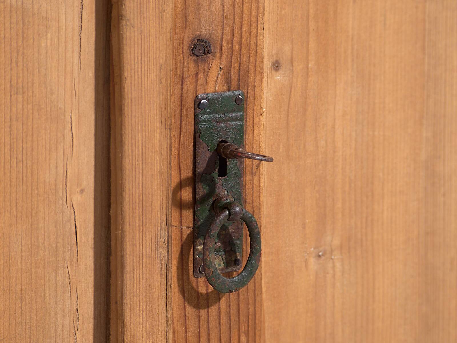 Antique bedroom chest of drawers (circa 1920) #105