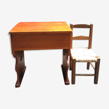 Child desk chair with trunk