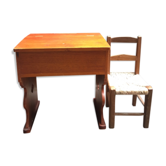 Child desk chair with trunk