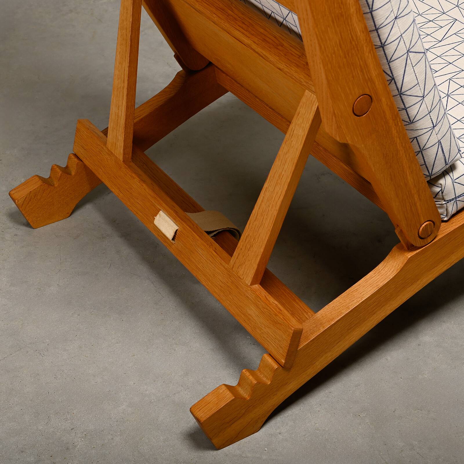 Hans J. Wegner AP71 Lounge Chair, Oak and Graphic fabric for AP Stolen, Den