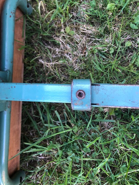 Single seat school desk