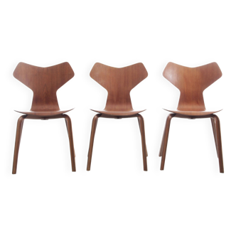 Set of 3 “grand prix” teak chairs