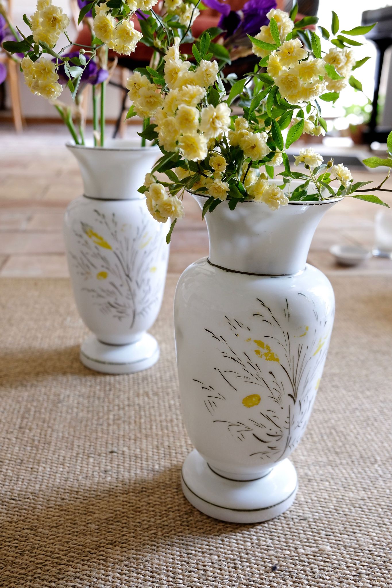 Vase opaline peint à la main français antique