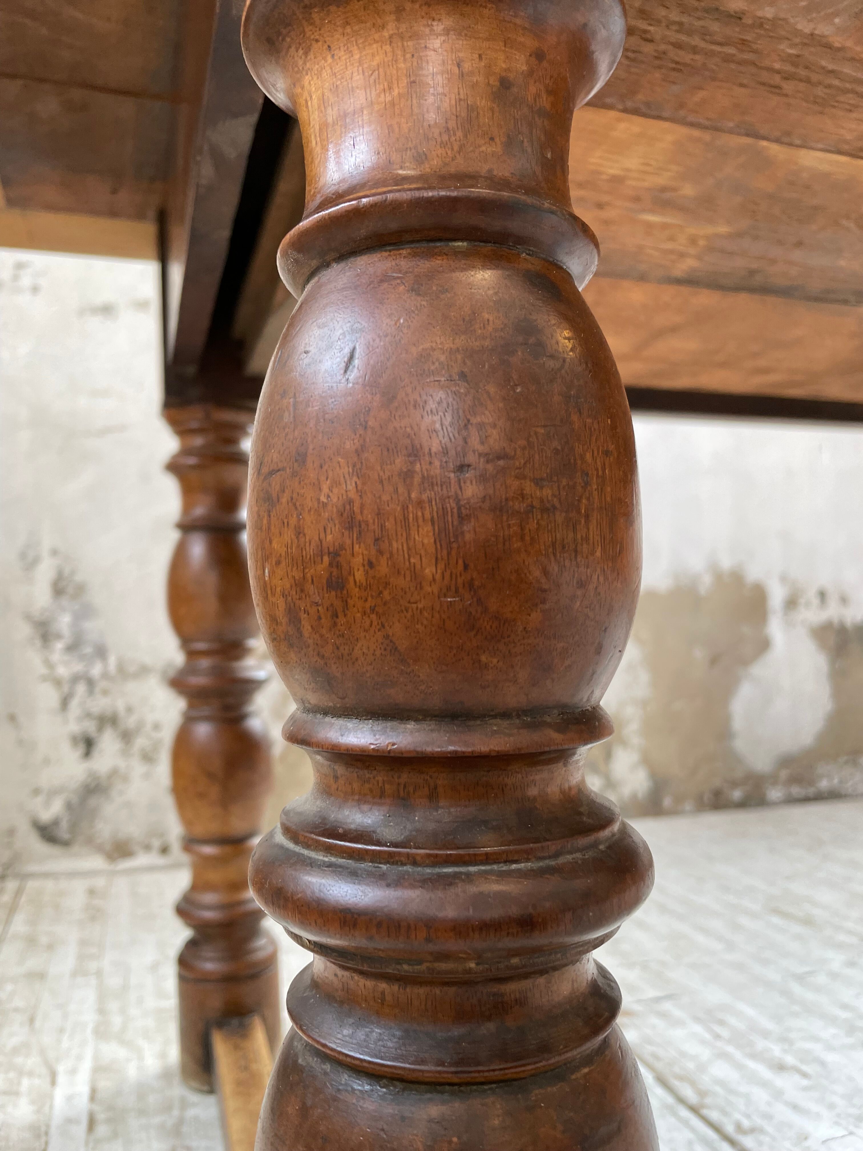 Table of draper firm walnut 260cm