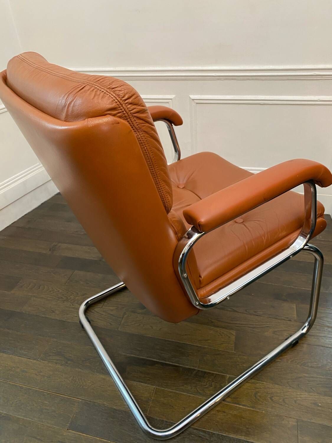 Vintage camel leather and chrome executive chair - Italian design by Co.Fe.Mo - 80's