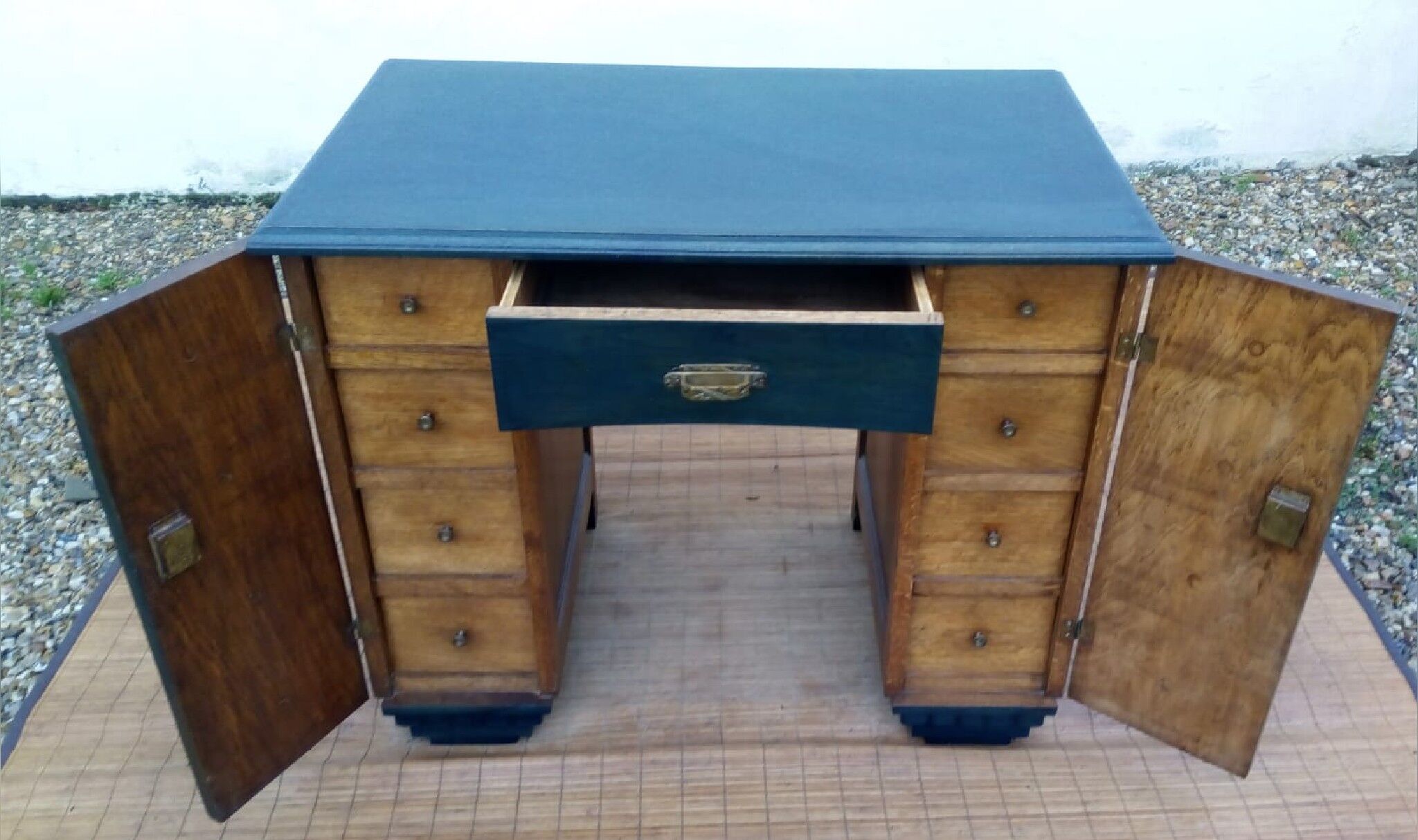 Art deco desk