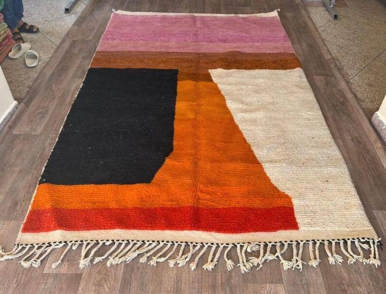 Beni Ourain Berber rug with coloured patterns 1.5/2.5 m