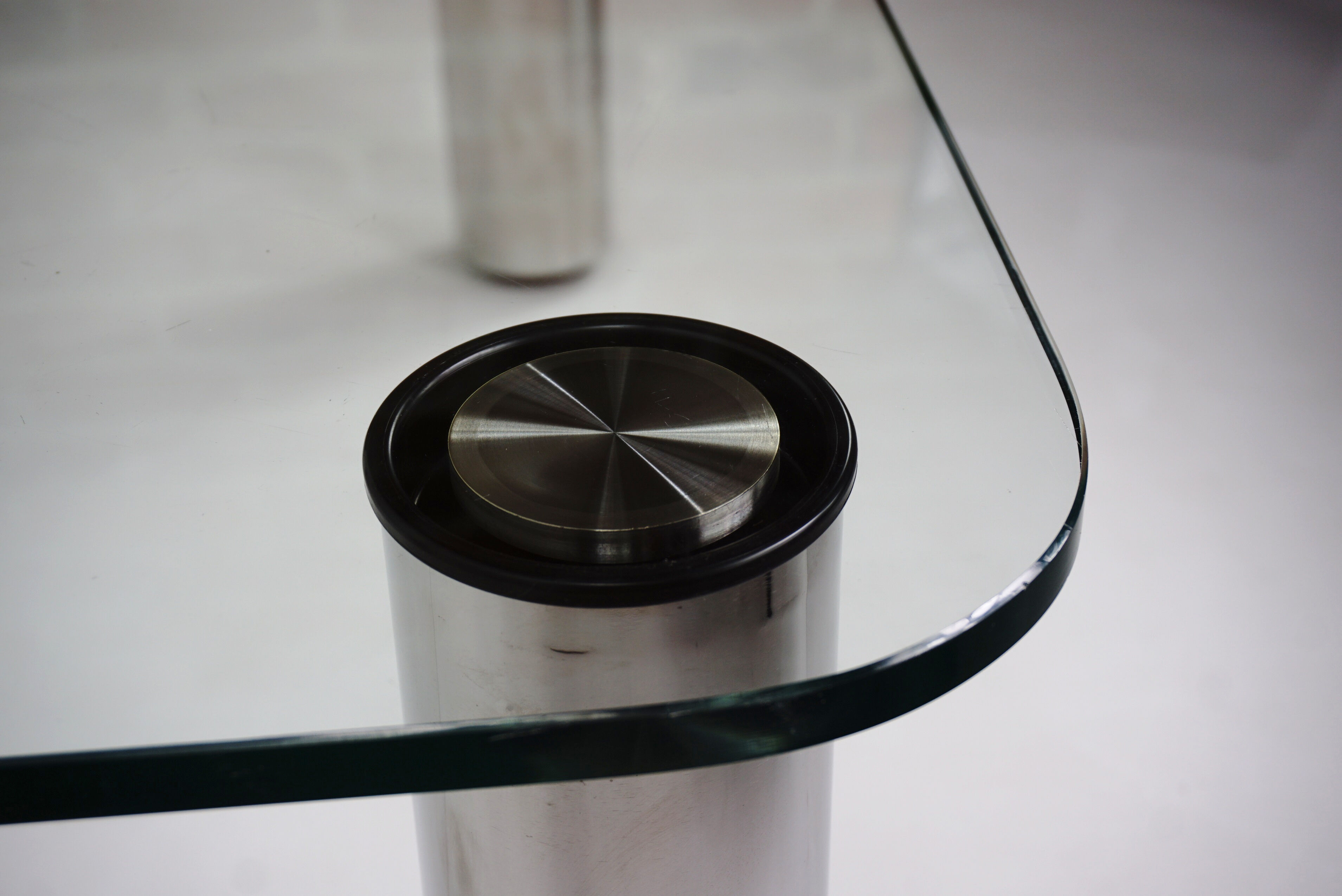 Marcuso Italian design bass table Marco Zanuso for Zanotta