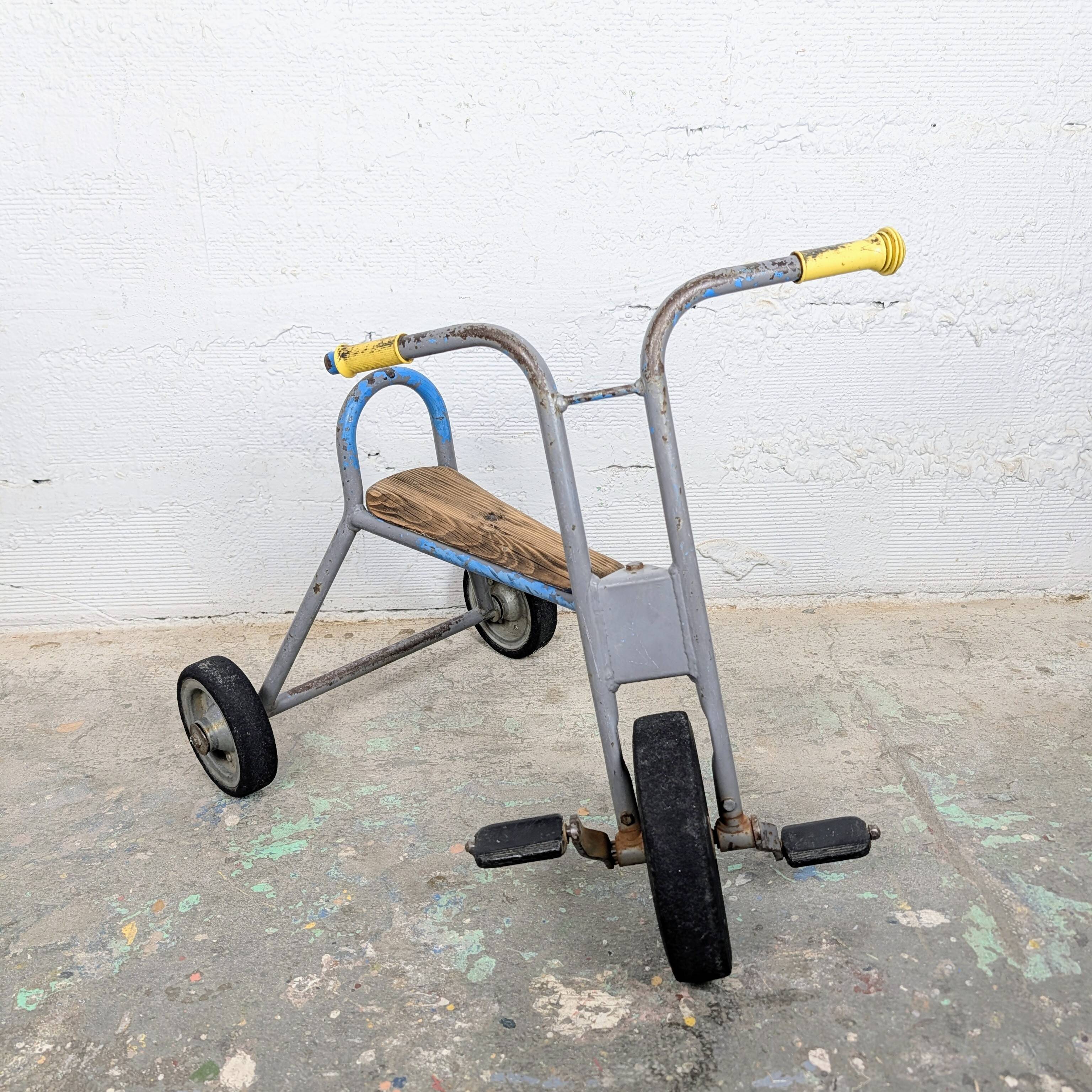 Tricycle vintage métal et bois