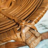 Ethic cup on crossed feet