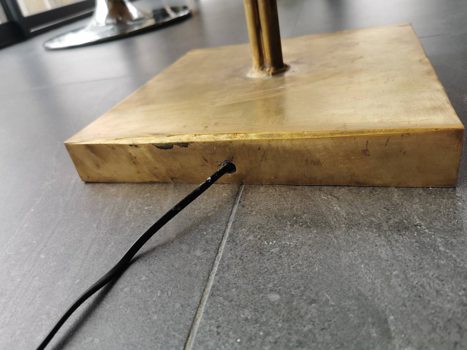 Solid brass plant-shaped floor lamp