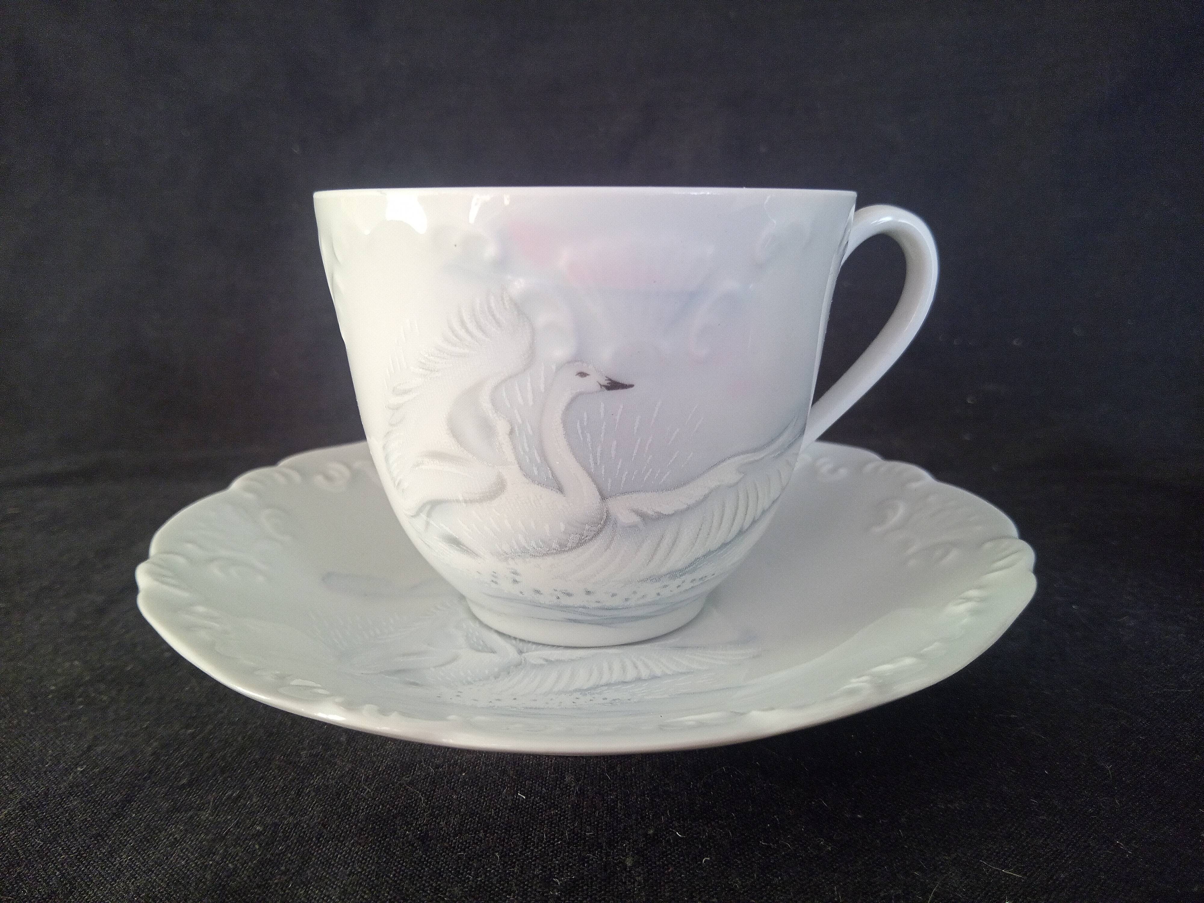 Limoges, Camille Tharaud - Coffee service for 8 people. in Limoges porcelain, “Swan” decor