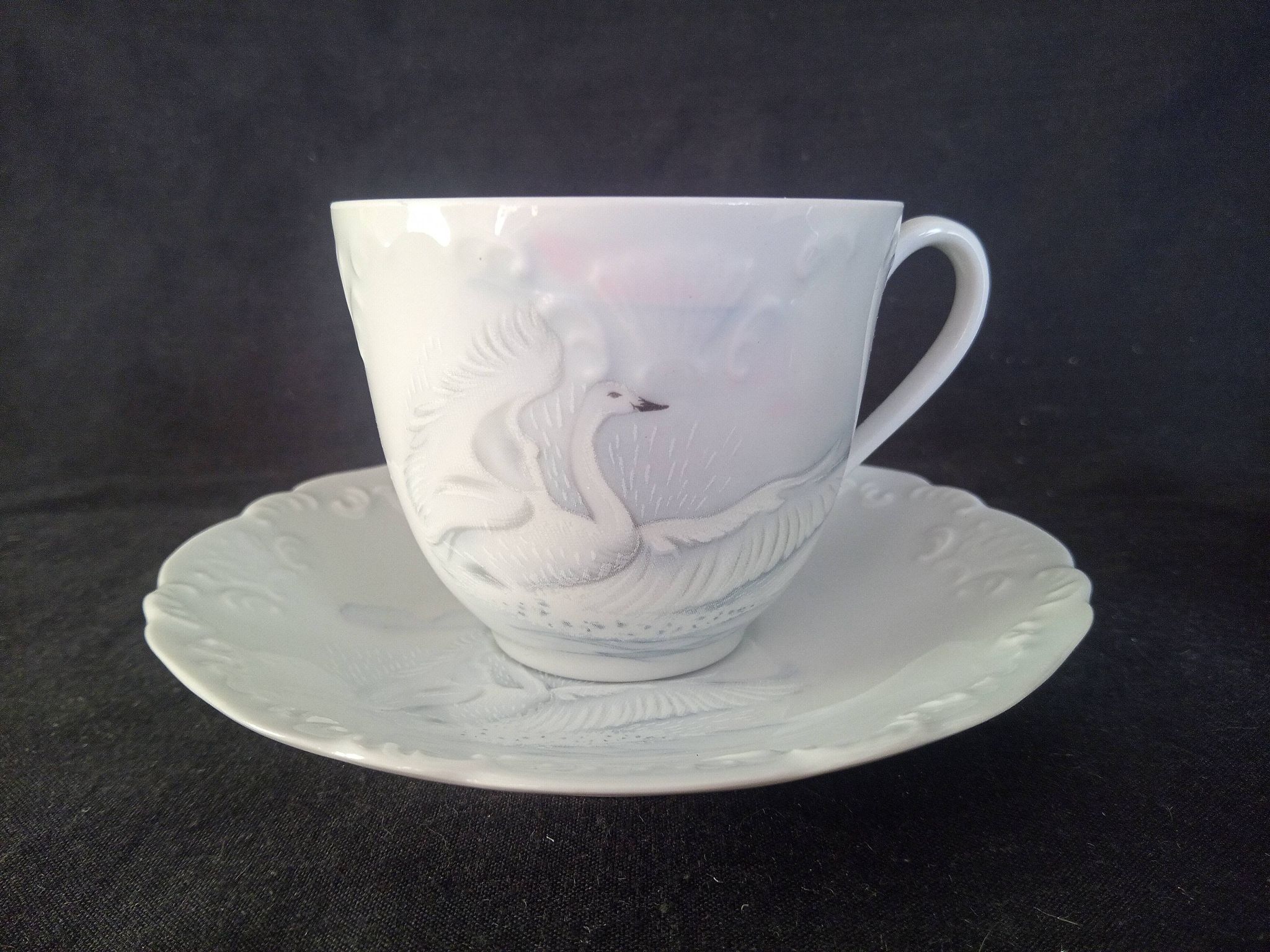 Limoges, Camille Tharaud - Coffee service for 8 people in Limoges porcelain, "Swan" decoration.