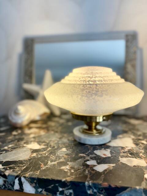 Art Deco saucer lamp in Clichy glass